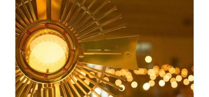 Adoração ao Santíssimo Sacramento, eucaristia e Corpus Christis